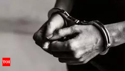 Nainital sub-inspector, head constable held for taking Rs 2,000 as bribe | Dehradun News - Times of India