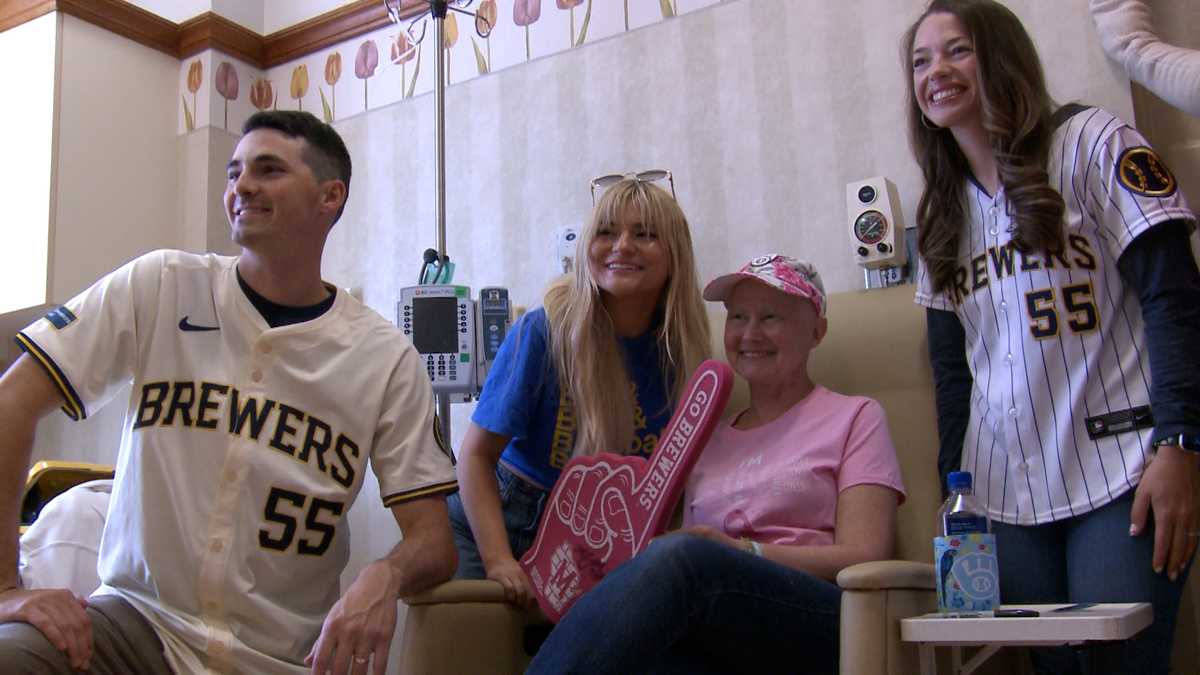Brewers' Hoby Milner surprises breast cancer patients at Aurora Women's Pavilion