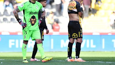 La mala fortuna de un buen arquero y más: las historias y números que dejó esta semana a todo fútbol en el Torneo Nacional 2024 - La Tercera