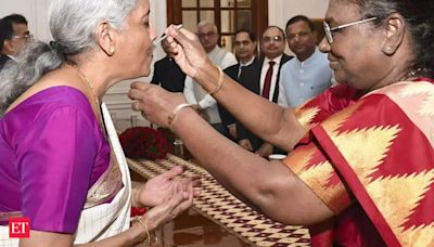 Budget in Pics: Nirmala Sitharaman meets President, Droupadi Murmu feeds her dahi-cheeni - Finance Minister meets President