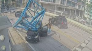 Video shows deadly crane collapse that crushed car in Florida