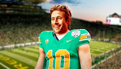 Glen Powell Suits Up In Oregon Uniform For Chad Powers Series