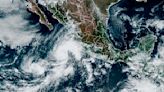 Orlene toca tierra como huracán categoría 1 en Sinaloa; advierten de lluvias torrenciales en el noreste de México