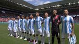 Torcida francesa vaia hino da Argentina em sua estreia na Olimpíada