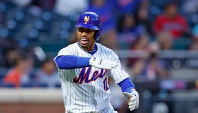 Francisco Lindor empuja y anota una carrera en la victoria de los Mets