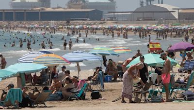 Éxodo a la playa del Port de Sagunt