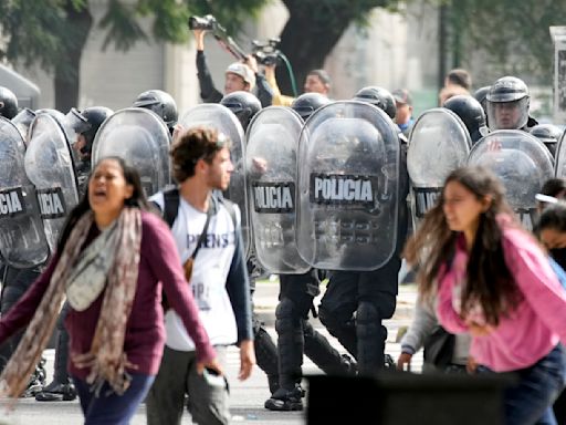 Argentina's police step up their response to growing anti-government protests