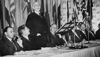 El legado de Bretton Woods se tambalea 80 años después: guerras comerciales y un dólar cuestionado