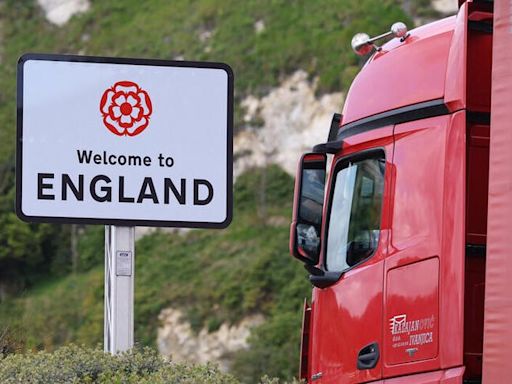 Reino Unido inicia controles físicos de las importaciones de alimentos frescos procedentes de la UE