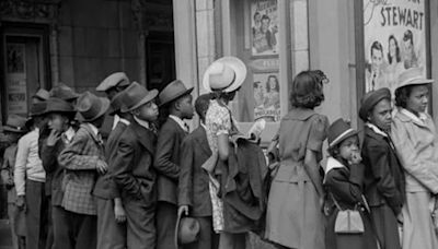 People spot 'time-travelling child' holding modern device in eerie photograph from 1941