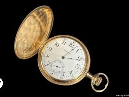 Un reloj de oro del Titanic rompe récord en subasta