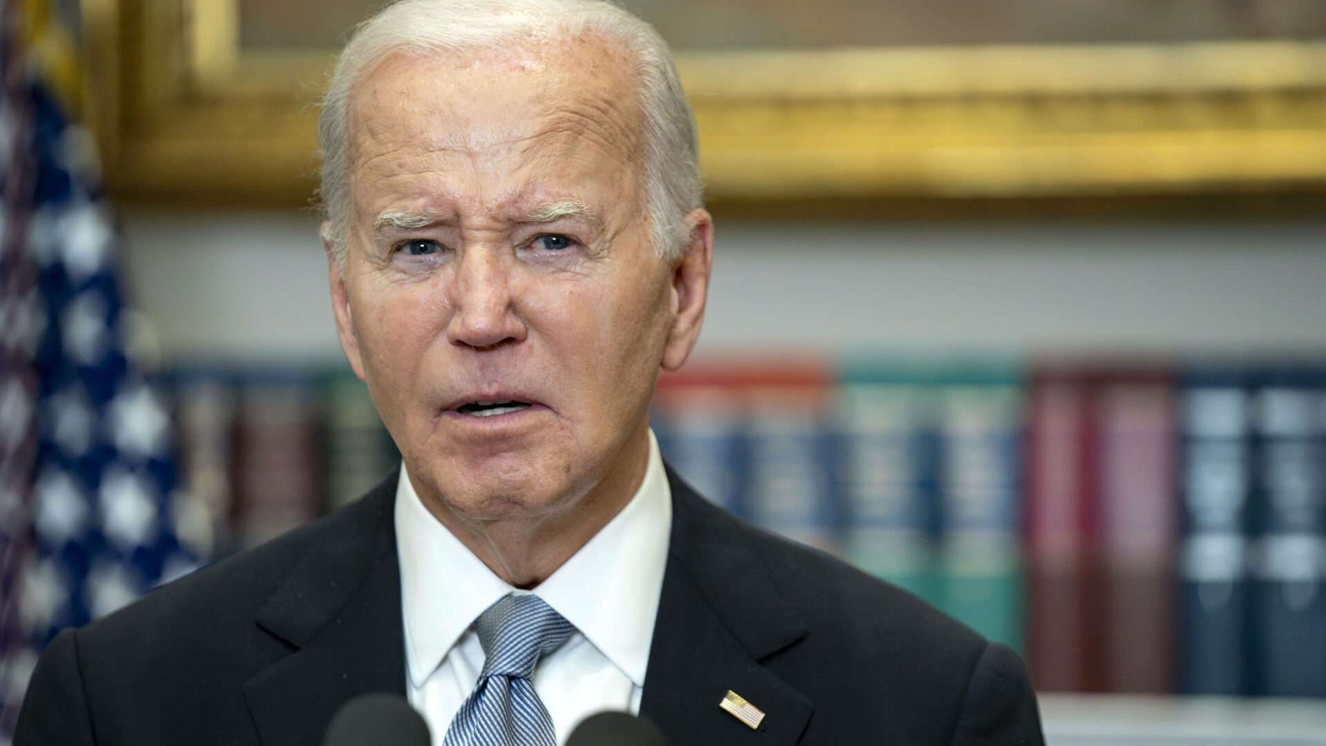 A Maskless, COVID-Positive Biden Bares His Naked Face to the World