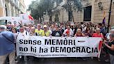 Casi medio millar de personas pide la dimisión de Le Senne al grito de "fuera fascistas de las instituciones"