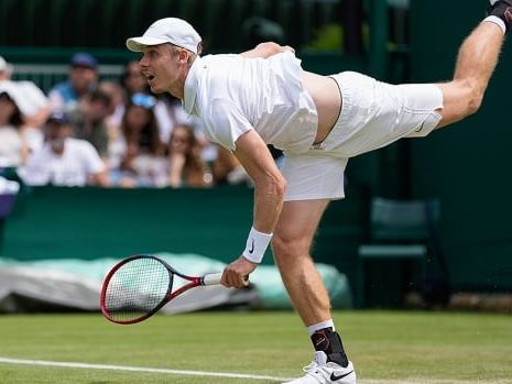 Shapovalov pulls off victory in Wimbledon 2nd round after blowing 2-set lead | CBC Sports