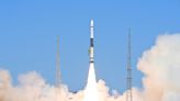 China launches 4 commercial weather satellites to orbit (video)