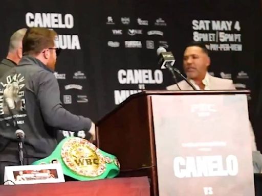 Canelo Álvarez y Óscar de la Hoya se enfrentan en conferencia de prensa: "Eres un pend..."
