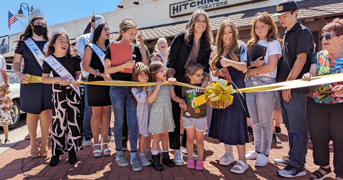 Tehachapi turns out to celebrate reopening of downtown movie theater