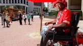 Downtown shoe shiner is a fixture of San Francisco