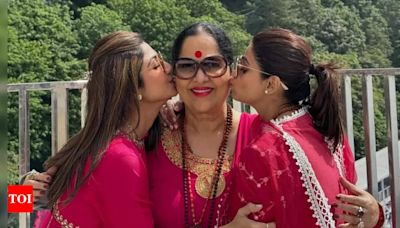 Shilpa Shetty and sister Shamita Shetty visit Vaishno Devi with mother Sunanda Shetty on Mother's Day | Hindi Movie News - Times of India