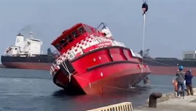 Hong Kong: ‘World’s biggest self-righting fireboat’ recovers in 6 secs