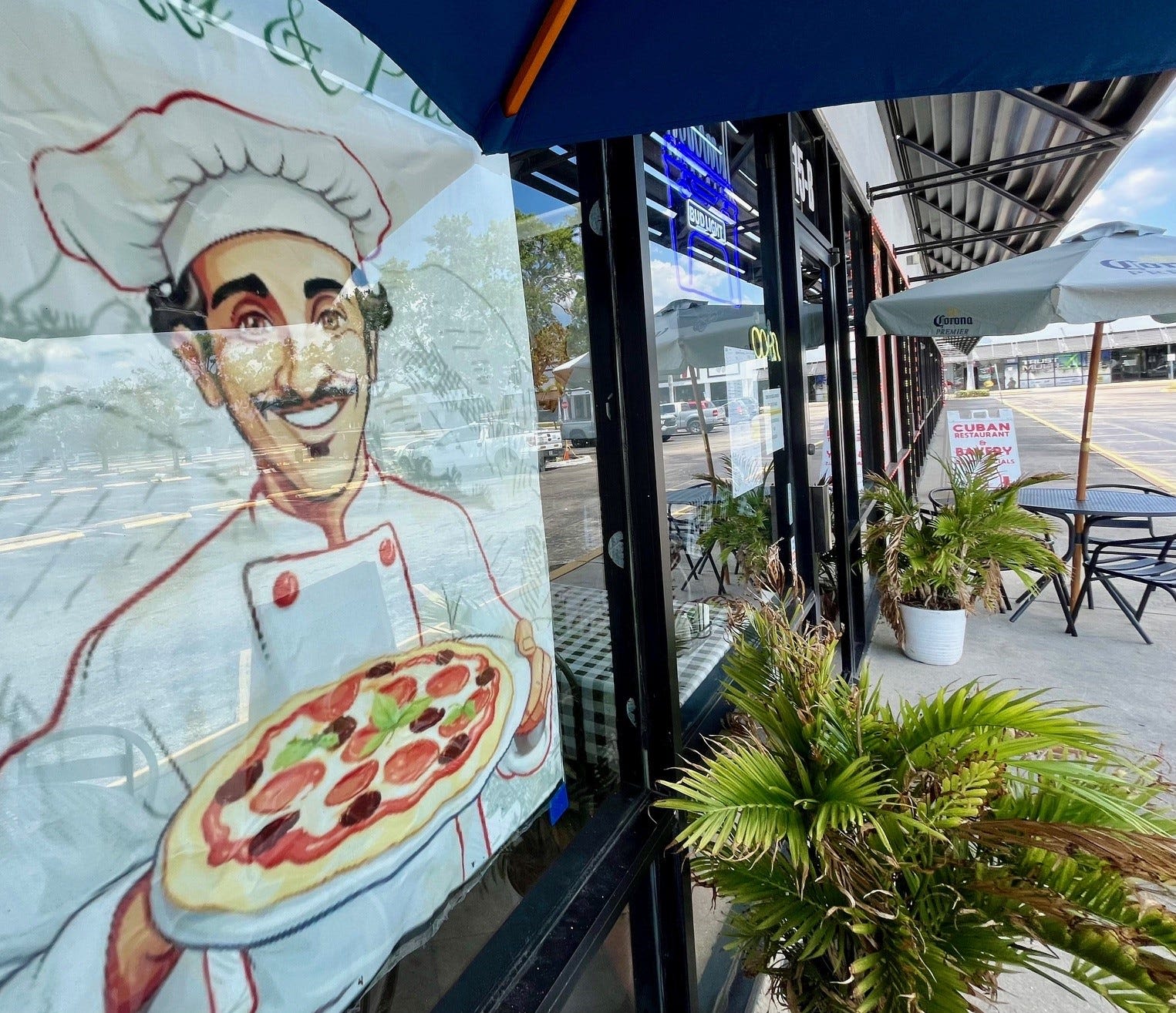 New pizza place opens in Fort Myers with pies, pasta and decades of experience