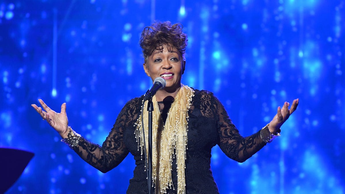 Not Again! Anita Baker Leaves a Stadium Full of Angry Fans in Atlanta ... And on Mother's Day Weekend