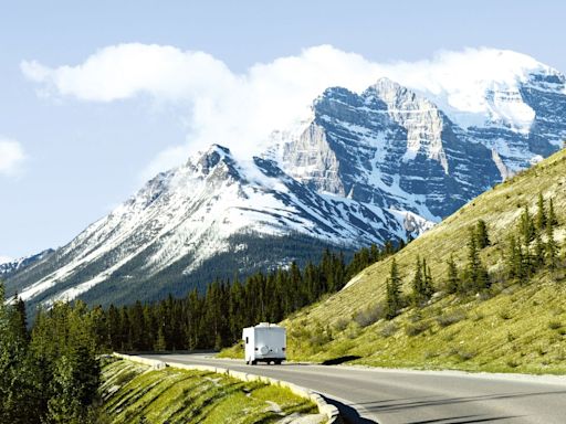 En autocaravana por Las Rocosas, el road trip más impresionante del mundo está en Canadá