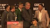 Canelo Álvarez encara e insulta a Óscar de la Hoya: "Eres una lacra del boxeo"