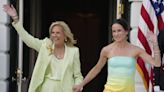 Accompagnée de sa fille Ashley, Jill défend le bilan de Joe Biden pour les personnes LGBT+