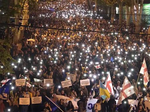 Protestas multitudinarias en Georgia contra ley agentes extranjeros - Noticias Prensa Latina
