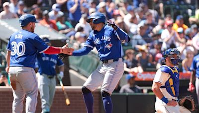 Daulton Varsho’s run-scoring single in 10th lifts Blue Jays to 5-4 win in Seattle