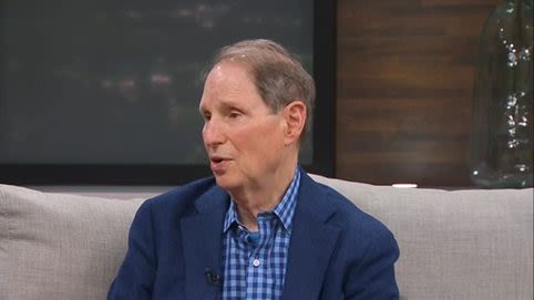 Oregon Sen. Wyden talks bi-partisan tax relief bill, growing jobs and primary elections with KOIN 6 News