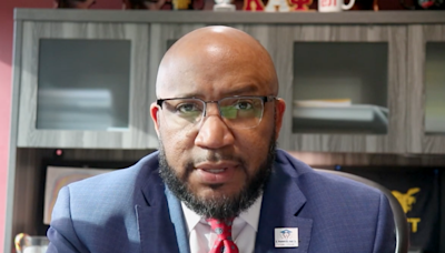 Lawrence Superintendent Anthony Lewis leaving for job in North Carolina