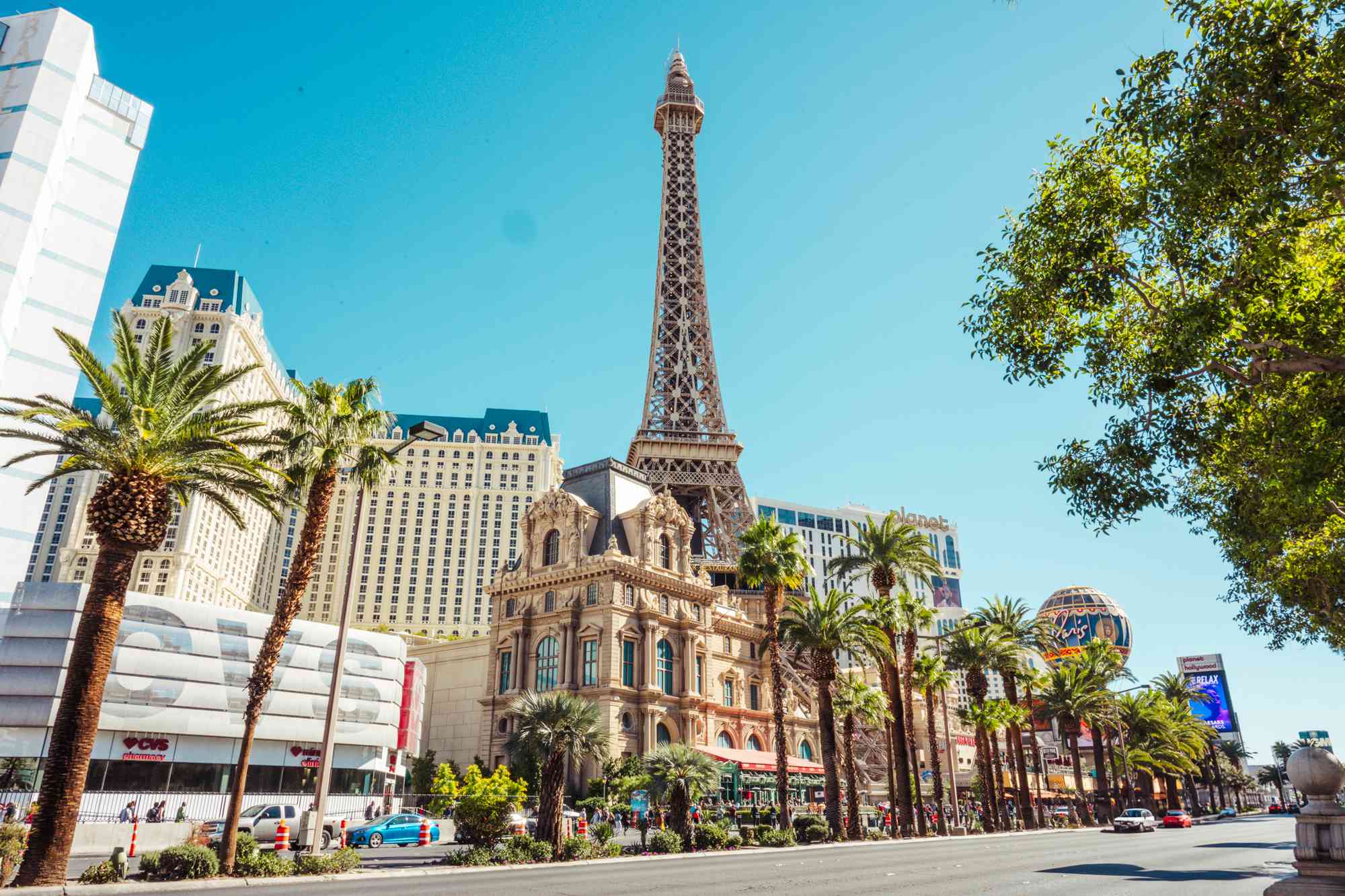 How to Plan a Trip to Las Vegas on a Budget, According to a Travel Expert