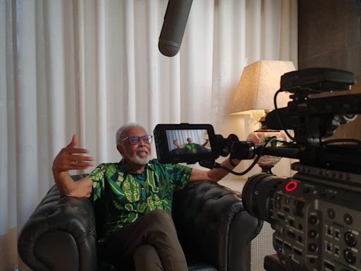 Gilberto Gil grava série sobre Carlinhos Brown para a HBO. Veja quem mais participará