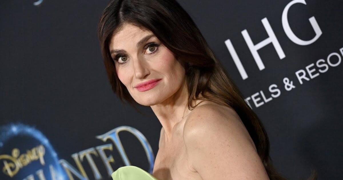 'Frozen,' 'Wicked' singer Idina Menzel returns to Charleston, performs with 4 surprise guests