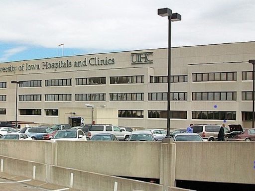 Top ten largest hospitals in Iowa by bed size in 2021