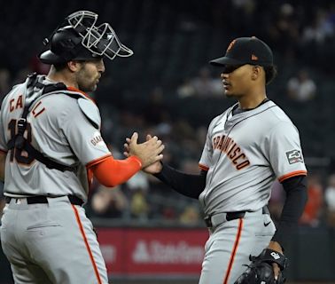 Deadspin | Wilmer Flores' slam sinks D-backs, helps Giants end 6-game slide