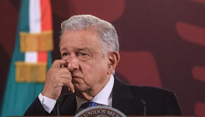 AMLO arremete contra estudiantes de Harvard por aplauso a Carmen Aristegui