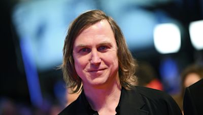 ‘Babylon Berlin’ Star Lars Eidinger Leading Futuristic Romance Movie ‘Behind The Knothole’