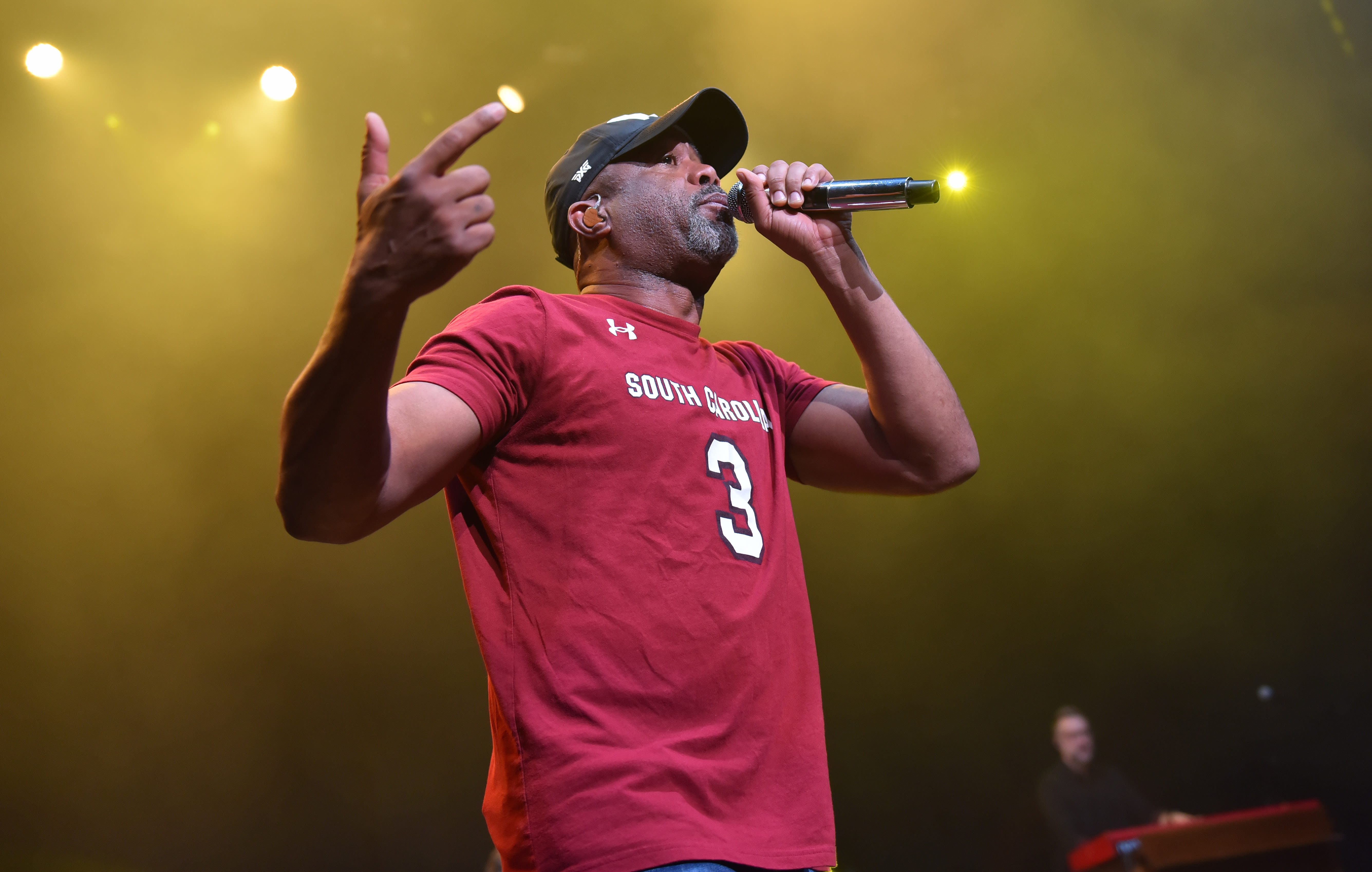 Quiz: Darius Rucker talks his partying days, 'Knives Out 3' reveals cast members, 'Yellowstone' actors tie the knot