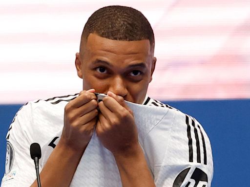 Kylian Mbappé imita a Cristiano Ronaldo en su presentación y levanta a todo el Bernabéu: “1, 2, 3, ¡Hala Madrid!"