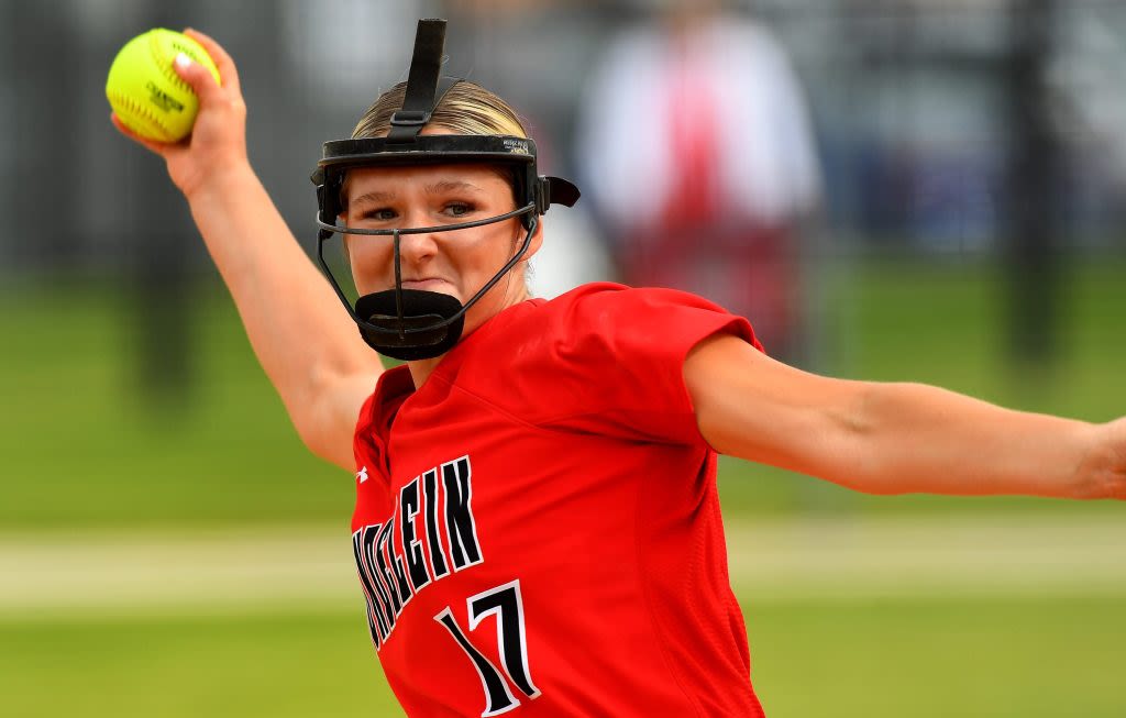 Behind Shae Johnson, Mundelein has lost just once. ‘Without her, we don’t go.’ And the Mustangs keep going.