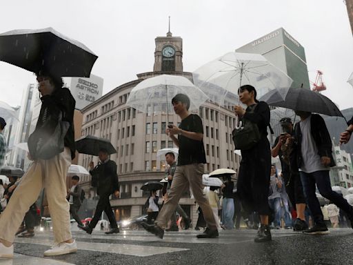 宛如瀑布傾瀉而下！日本關東下午強烈降雨 3870戶停電