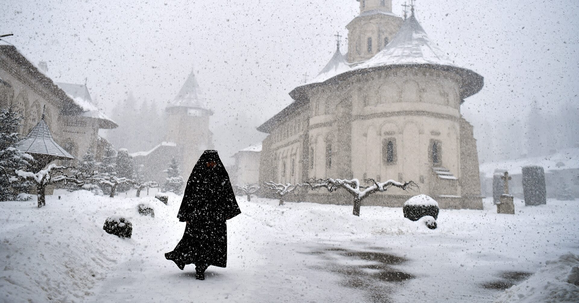 Romanian Orthodox Church welcomes Moldovan priests wanting to join