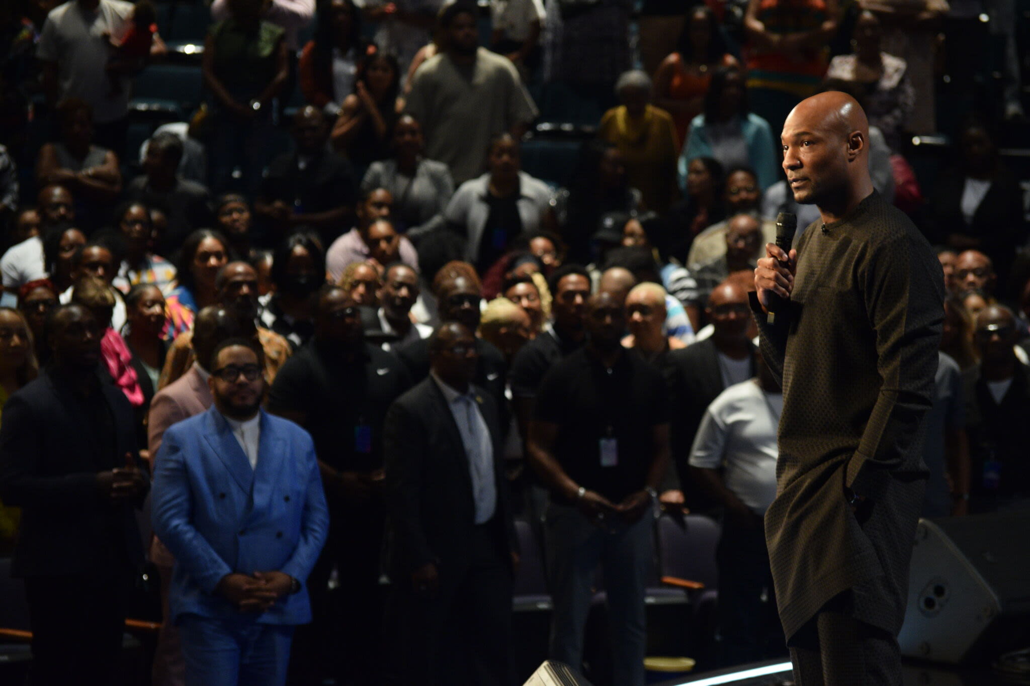 Pastor Keion inspired by 'aroma of greatness' at Joel Osteen's church