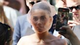 Kylie Jenner lleva un velo transparente para el desfile de Alta Costura de Schiaparelli