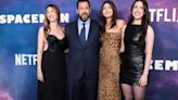 Quiénes son y a qué se dedican las hijas de Adam Sandler