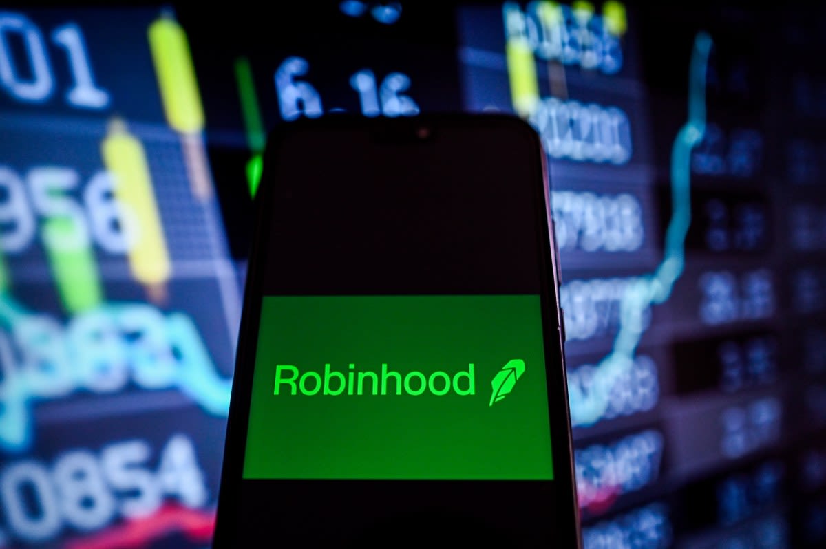 Robinhood's crypto bet, AI-powered healthcare, and Fisker's fall