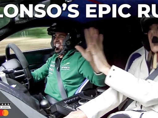 Fernando Alonso se exhibe en Goodwood con el coche que Aston Martin creó para él